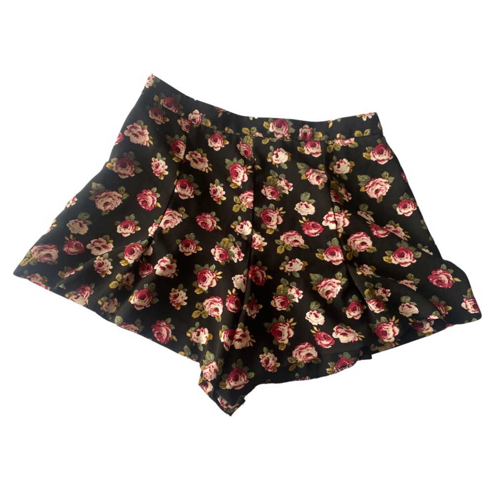 Vintage Forever 21 Flower Shorts - Picture 2 of 3